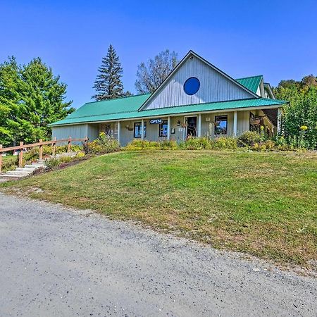 Cozy Apt With Hot Tub And Deck, 10 Mi To Stowe Resort! Exterior photo