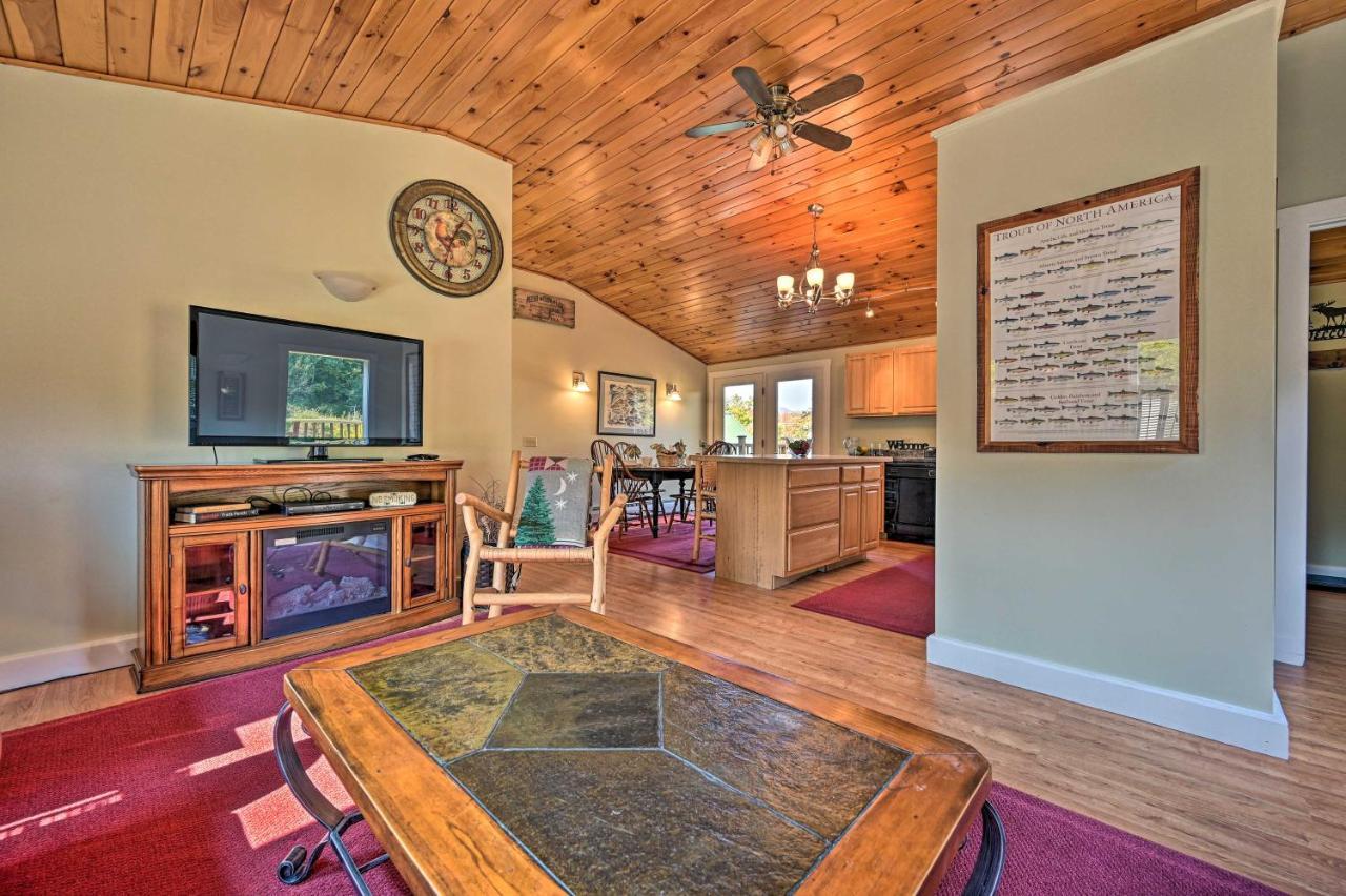 Cozy Apt With Hot Tub And Deck, 10 Mi To Stowe Resort! Exterior photo