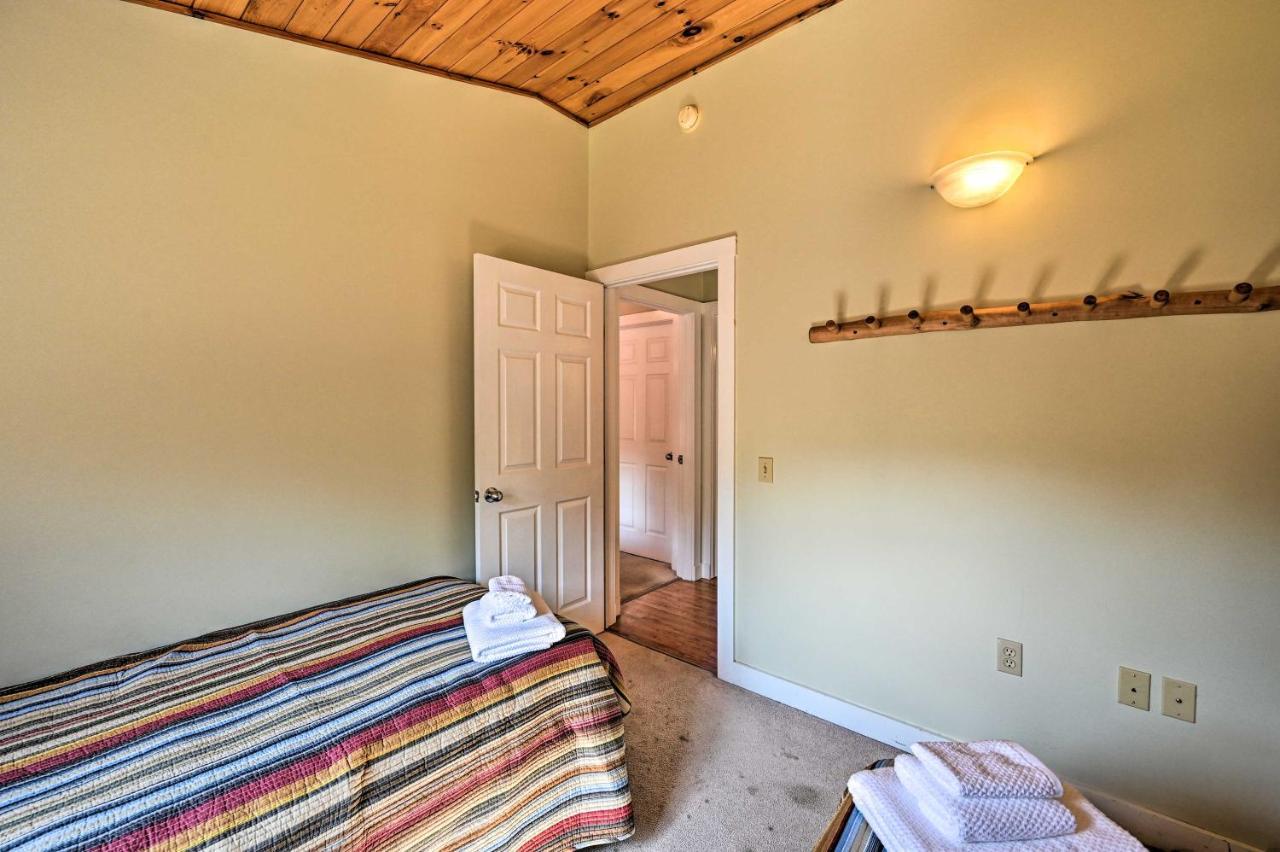 Cozy Apt With Hot Tub And Deck, 10 Mi To Stowe Resort! Exterior photo