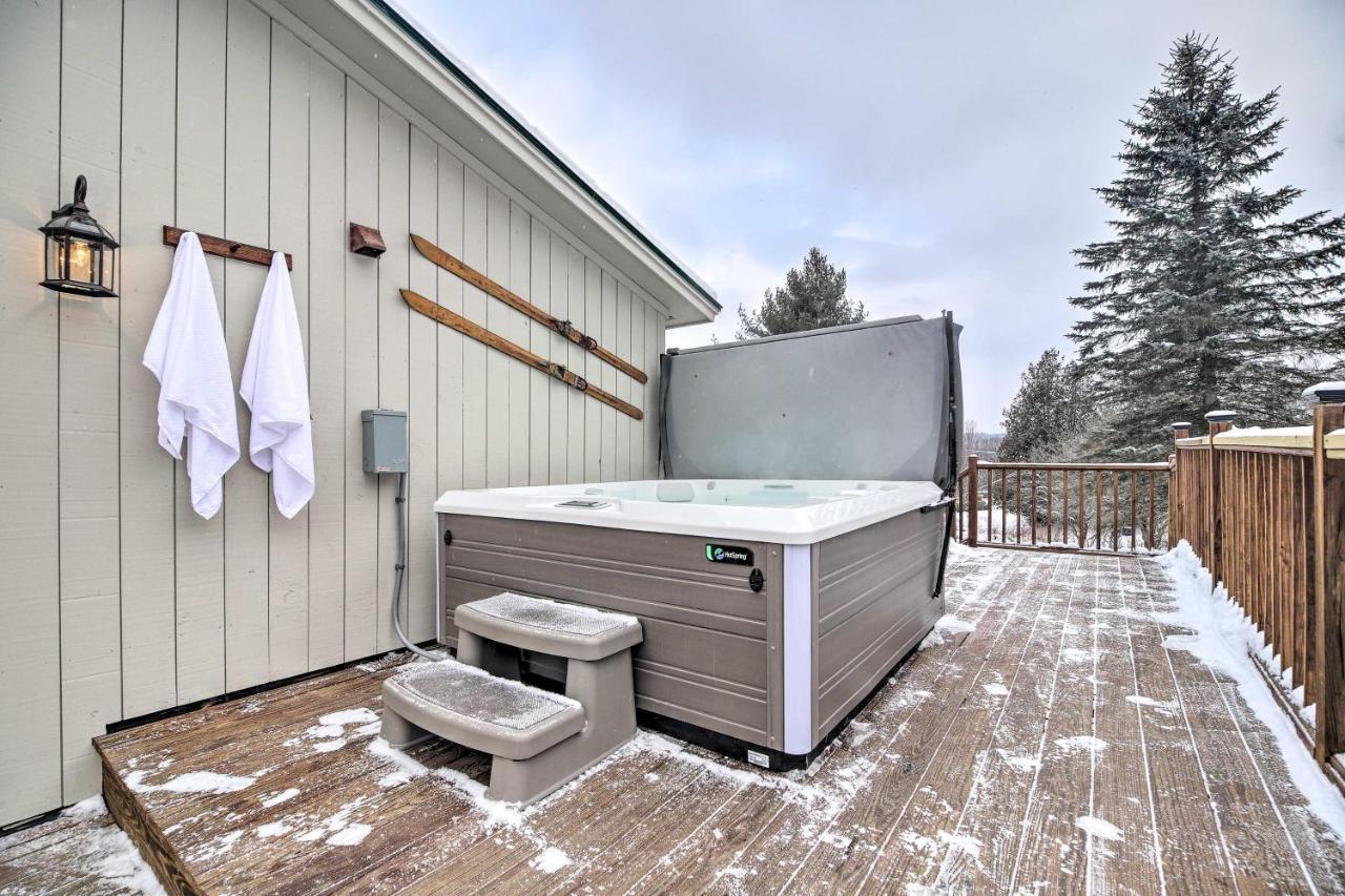 Cozy Apt With Hot Tub And Deck, 10 Mi To Stowe Resort! Exterior photo
