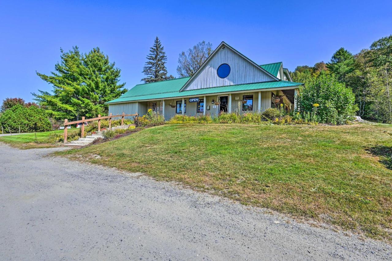 Cozy Apt With Hot Tub And Deck, 10 Mi To Stowe Resort! Exterior photo